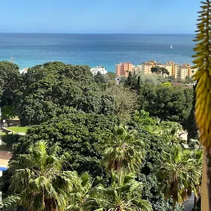 Balcon Con Vistas Al Mar Y Piscinas En Hercules Apartment